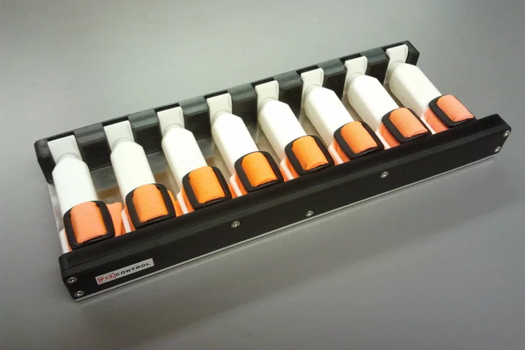 FixLoader Multi Prototyp mit acht Geräten aus den Anfängen von Fixcontrol.